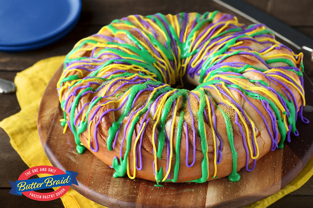 mardi gras cinnamon ring